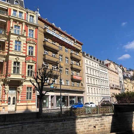 Riverside Apartment KLV Exterior foto